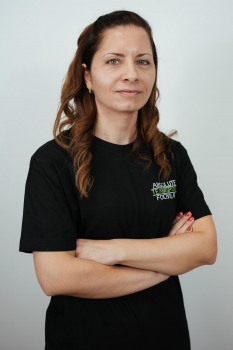 Hideg Andrea